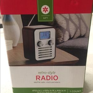 NIB Retro Style Radio